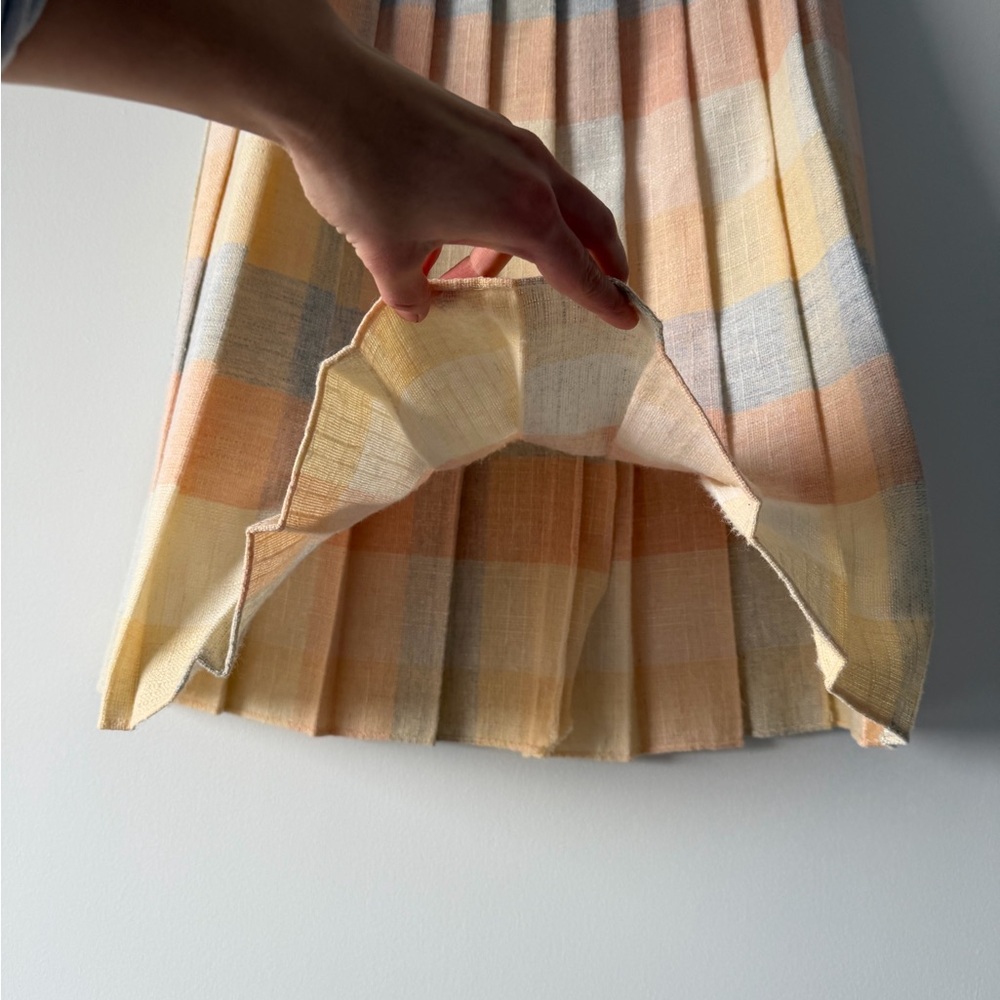 Pastel Pleated Skirt Vintage - Picture 3 of 10